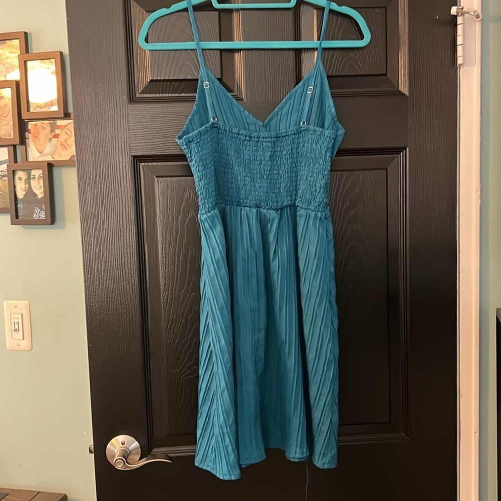 Adorable Blue Dress! Size M - Picture 2 of 4